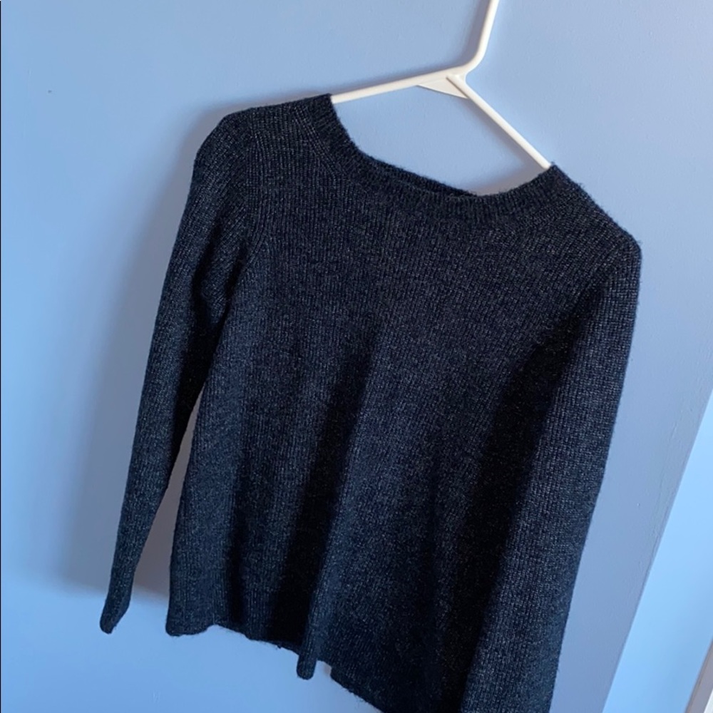 Abercrombie & Fitch sweater